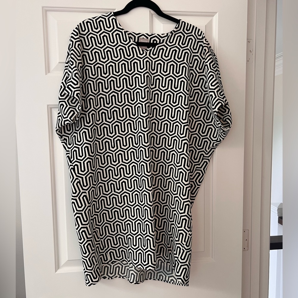 Chico’s Geometric Tunic - Black & Cream - Chico’s Size 1 - Brand New Never Worn